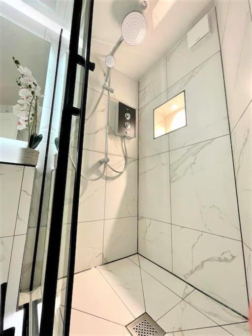 Stylish, Central And Cosy 1Bd Nr Canongate Edinburgh Ngoại thất bức ảnh