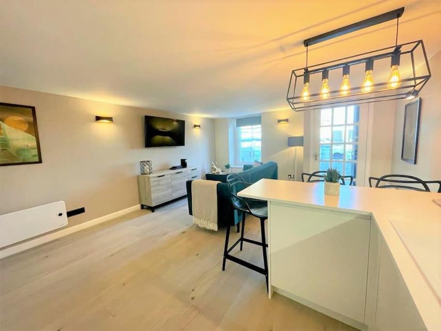 Stylish, Central And Cosy 1Bd Nr Canongate Edinburgh Ngoại thất bức ảnh